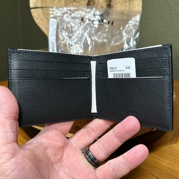 *NWT* COACH Slim Billfold Wallet With Varsity Stripe - Picture 5 of 6